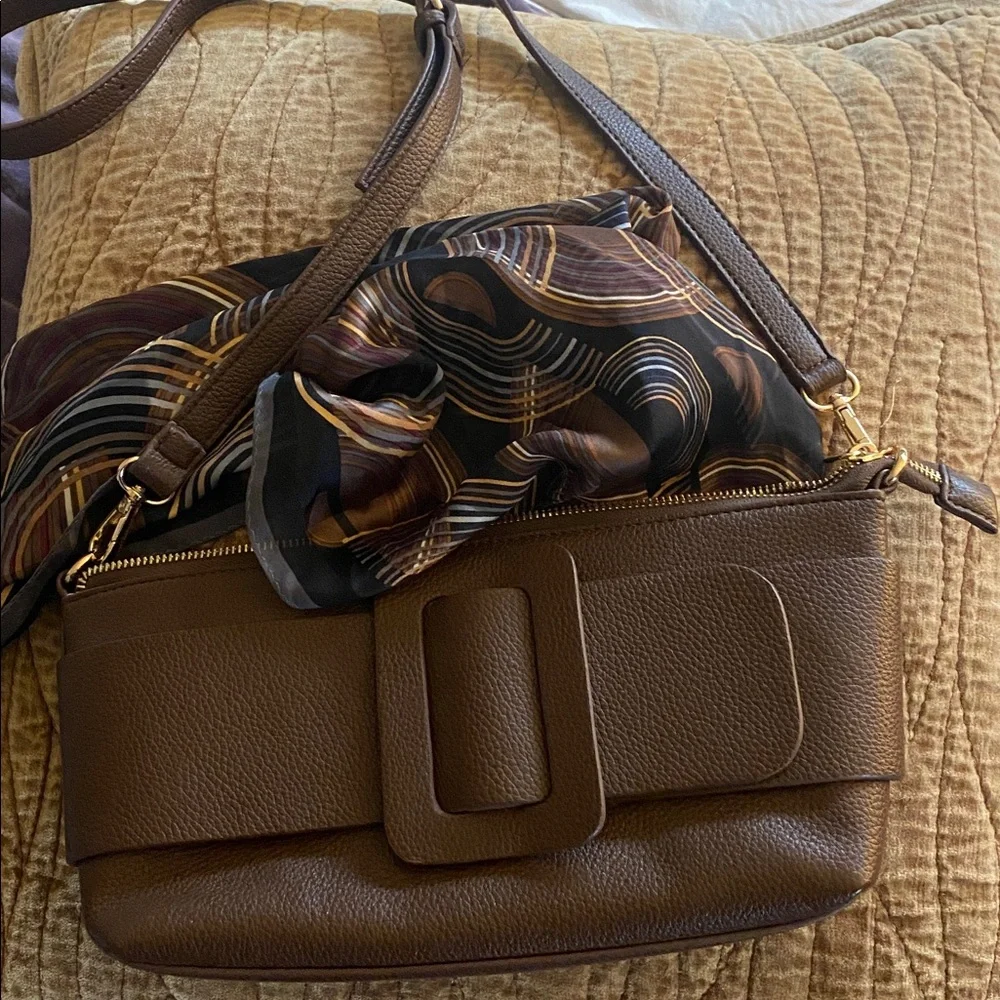 Sondra Roberts Brown Crossbody Bag - Picture 6 of 9